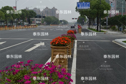 鋁合金護(hù)欄花箱